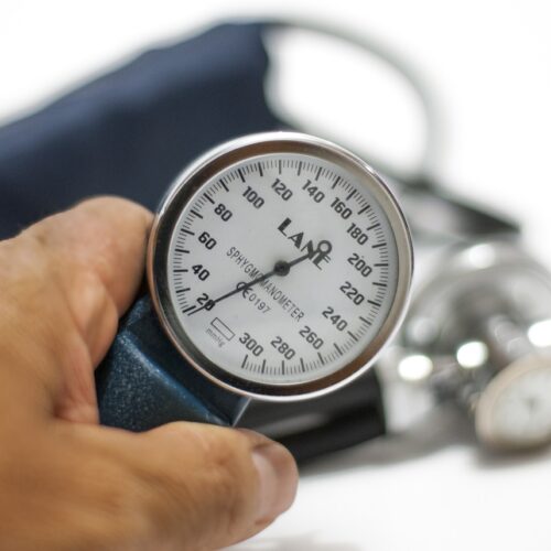 ¿Qué es la hipertensión y cómo medir tu presión arterial con un tensiómetro?