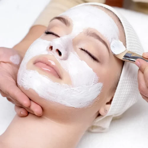 ¿Qué beneficios tiene el uso de mascarillas faciales con ácido hialurónico?